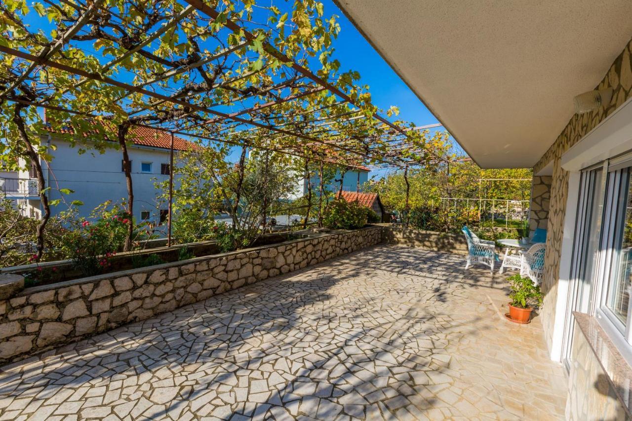 Apartments Melita Dramalj Exterior foto